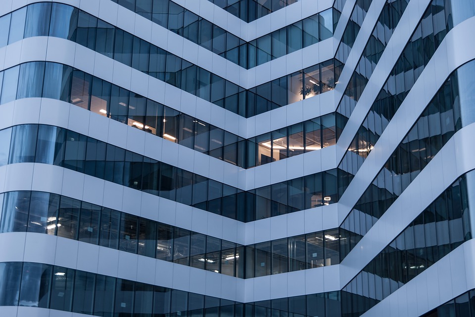 Auditoría de puestos de trabajo en un edificio corporativo